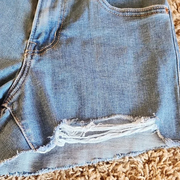 Levis's lightweight distressed jean shorts womans size 25 - Picture 2 of 11